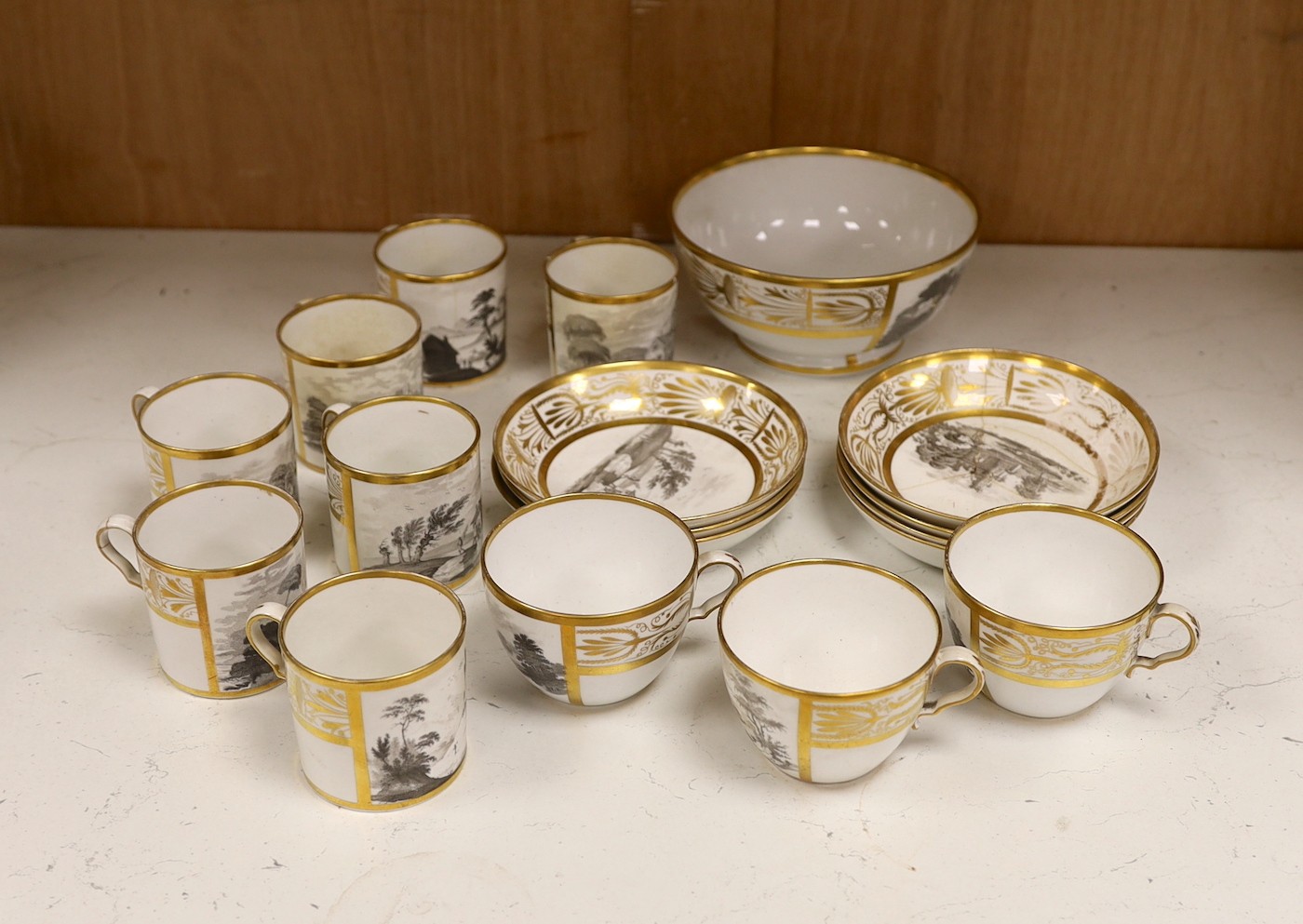 An 18 piece Spode part tea and coffee set, pattern 558, circa 1810.